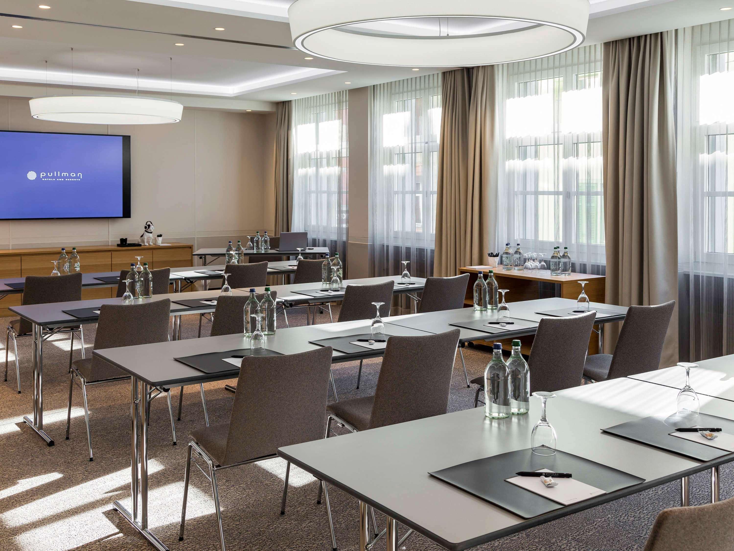 Pullman Europe 4*